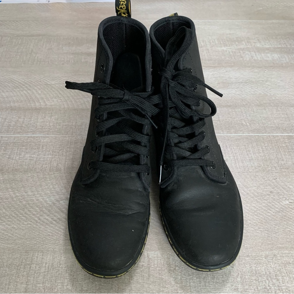Dr. Martens Women's Black Shoreditch Leather Classic Ankle Combat Boot Size 6 - Picture 3 of 6